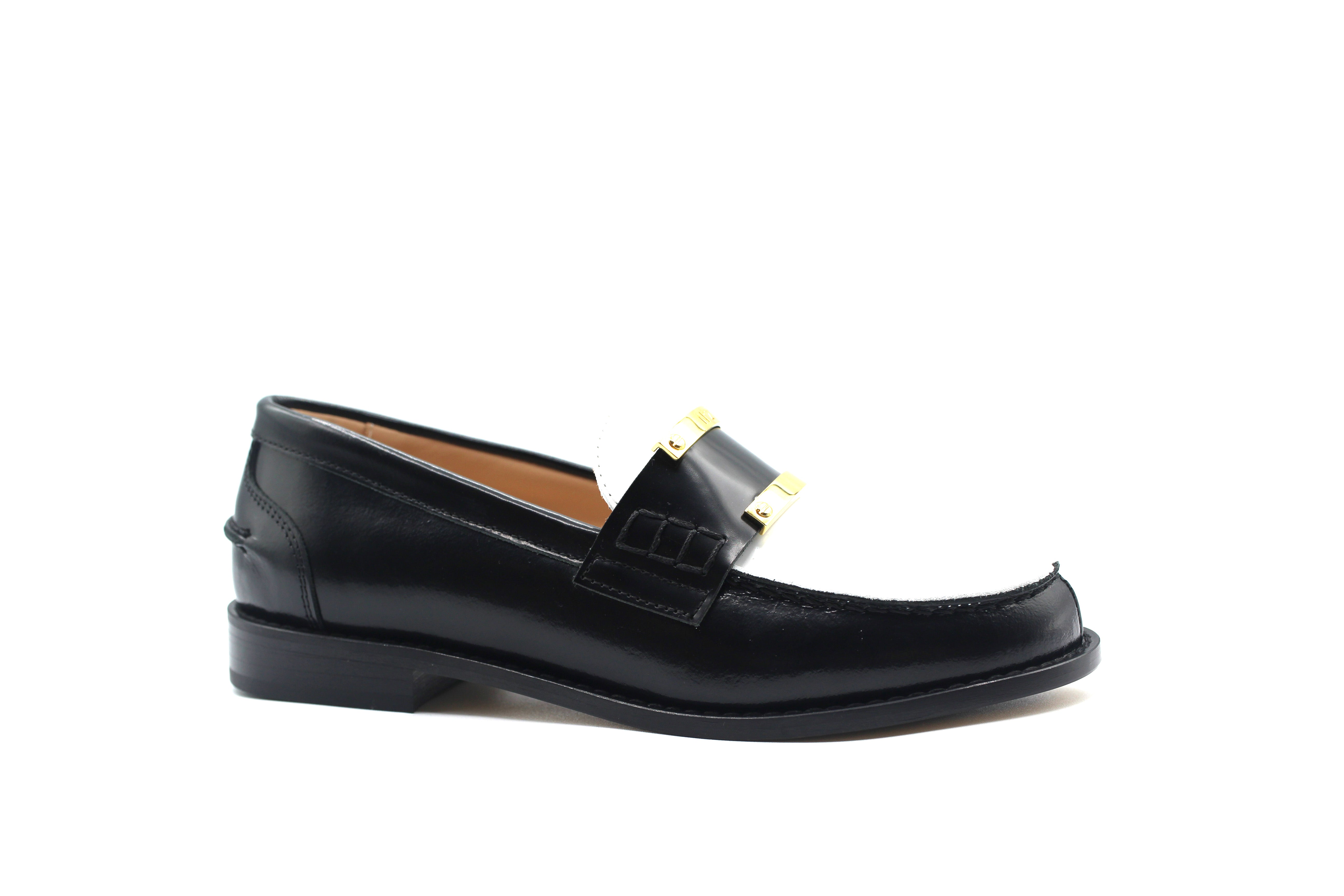 N°21 Classy Buckle Loafer